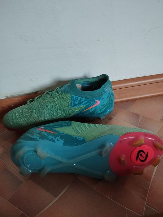 Продам бутсы Nike