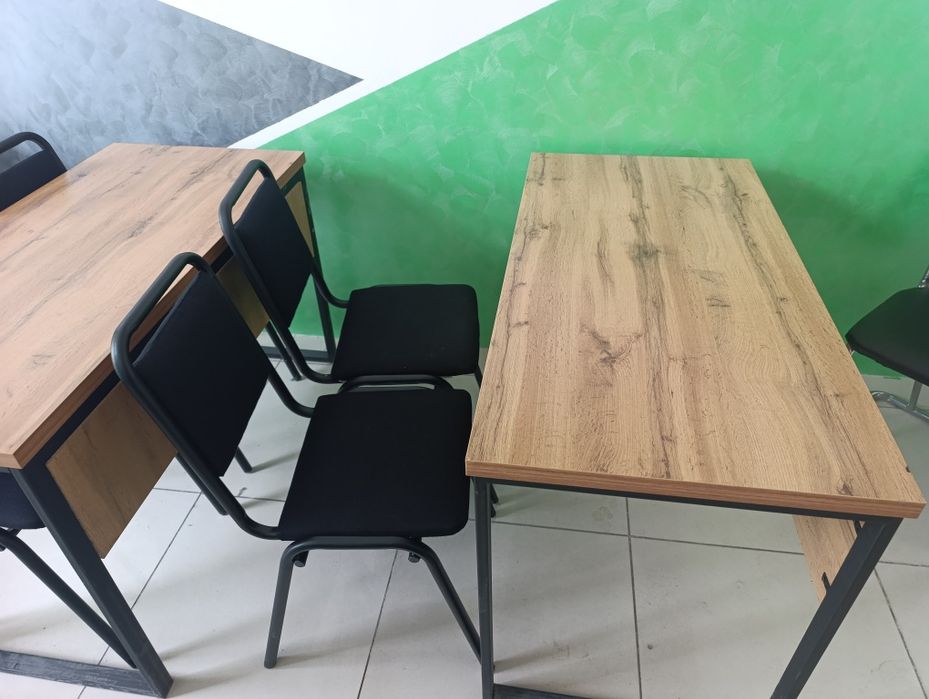 Парты со стульями