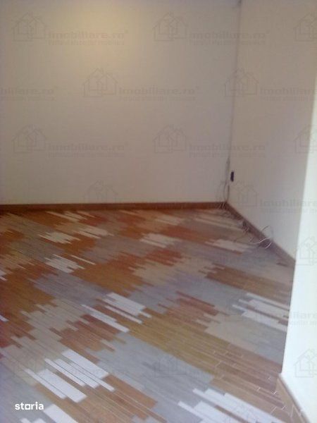 500 euro/luna dau in chirie Spatiu Comercial Ultracentral 40 mp