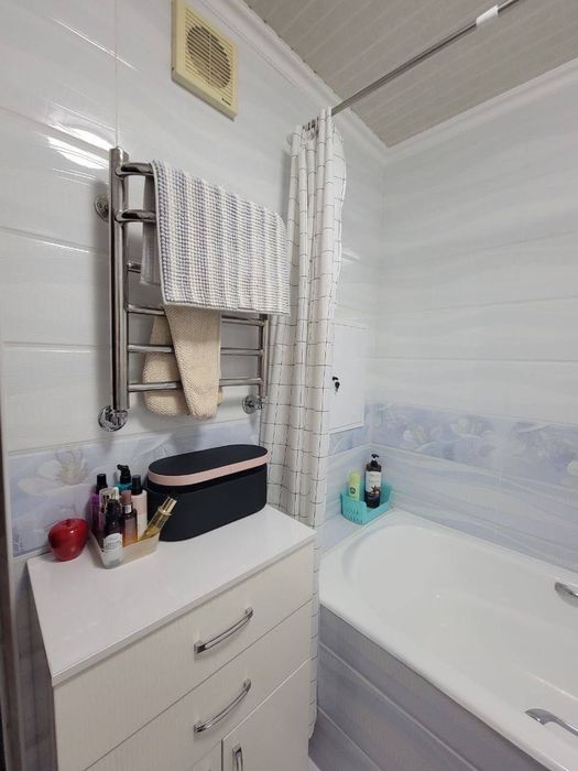 Максим Горький САЕХАТ ГОСТ 3/3/4 Площадь-70m2 квартира Комнаты-Раздел