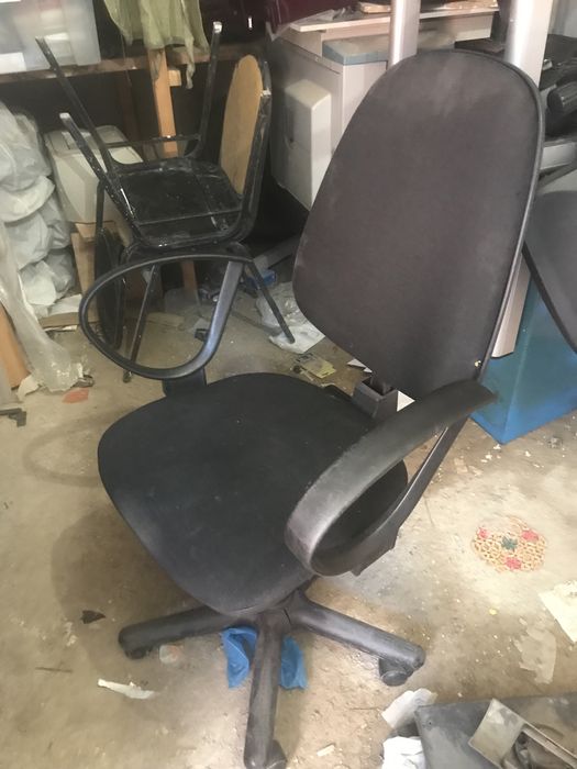 Офисное кресло кожанное