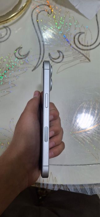 Продам iPhone 16 256 ГБ