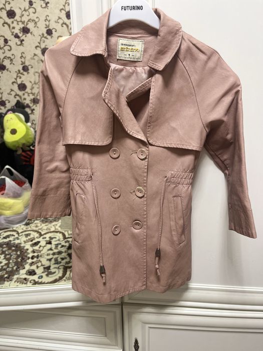 Продам кожанку с береткой 5-7 лет