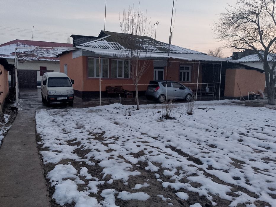 Срочно уй сотилади