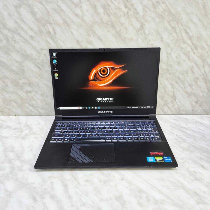 Laptop Gaming Gigabyte G5 i5-12500H 8GB, 512GB SSD GeForce RTX 4050 6GB Zeus Amanet Militari