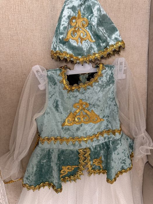 Продам платья на девочку в хорошем состоянии