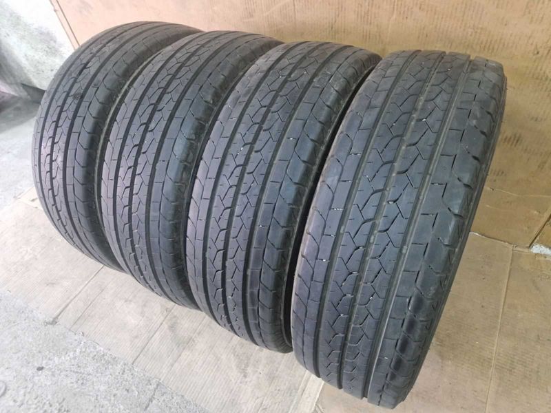4 Bridgestone R15 C 215/70/ 
летни бусови гуми DOT0721