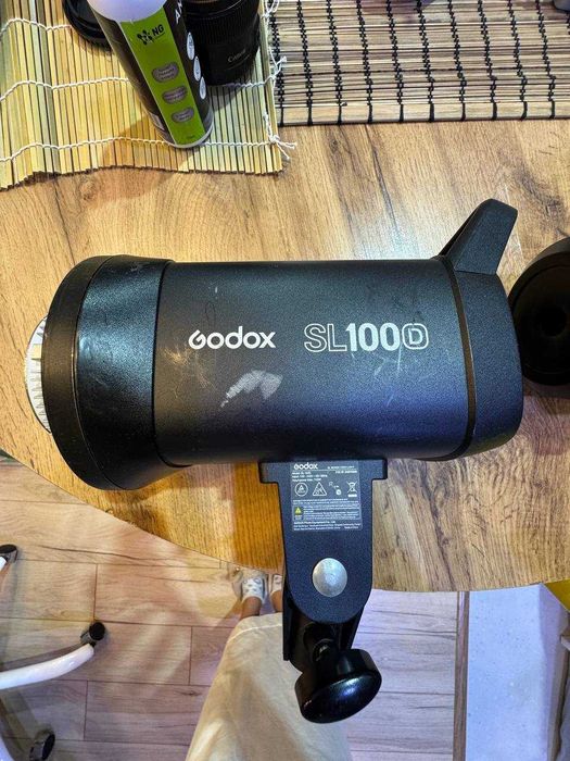 Постоянный студийный свет Godox SL100D 100W (Bowens, 5600K)