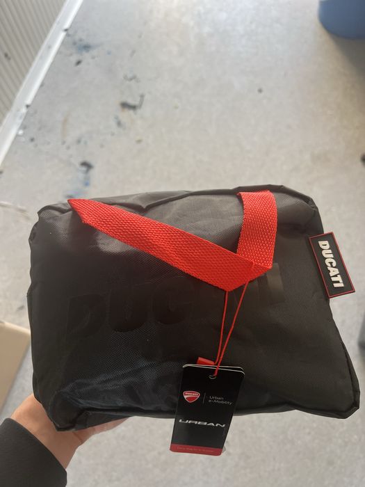 Сак DUCATI, чисто нов с етикети