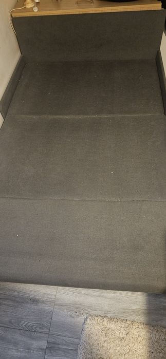 Canapea extensibila impecabila vând schimb