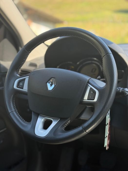 Renault Megane 3 Bose – 1.5 dCi, 110 CP, 2011