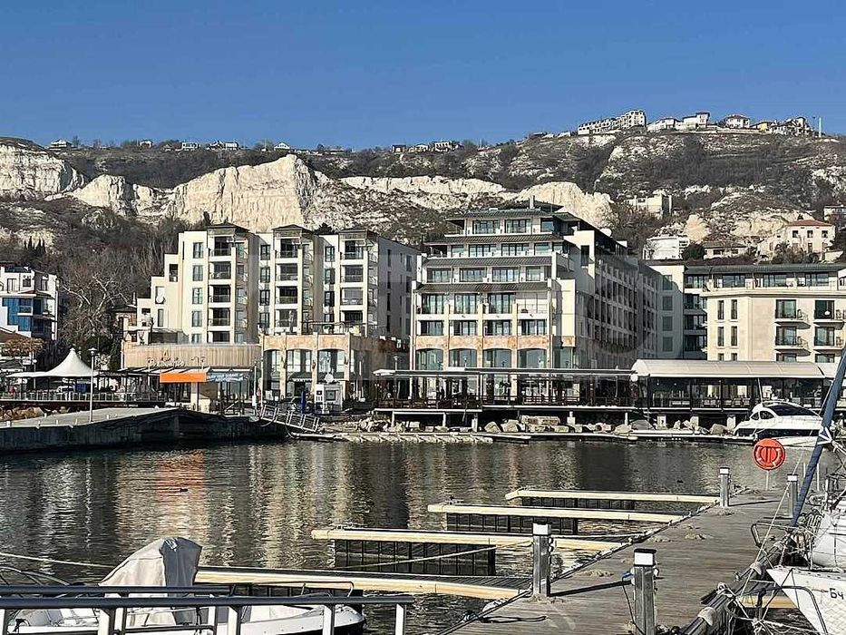 Магазин на крайбрежната алея в Балчик