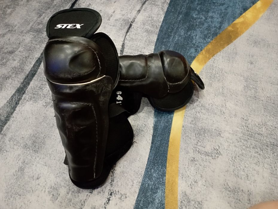 Хоккейные коньки, щитки