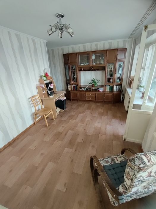 Продается 3-комн (3-22,  8 эт)