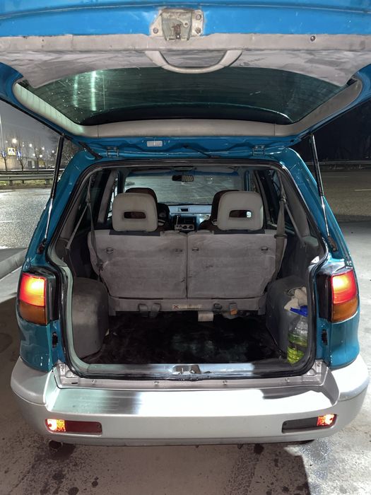 ПРОДАМ Mitsubishi Space Runner (автомат)
