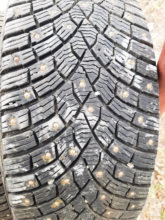 Продам шины 235/45/18 трианжела