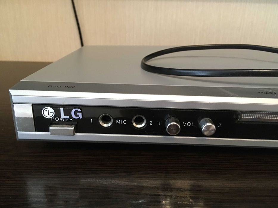 DVD  плеер от LG