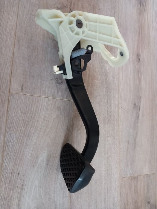 Pedala pedalier frana cutie automata BMW F30 F36 F20 F31 F32 F22 F34