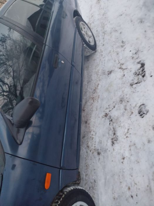 Продам Ниссан примера 1992 года.