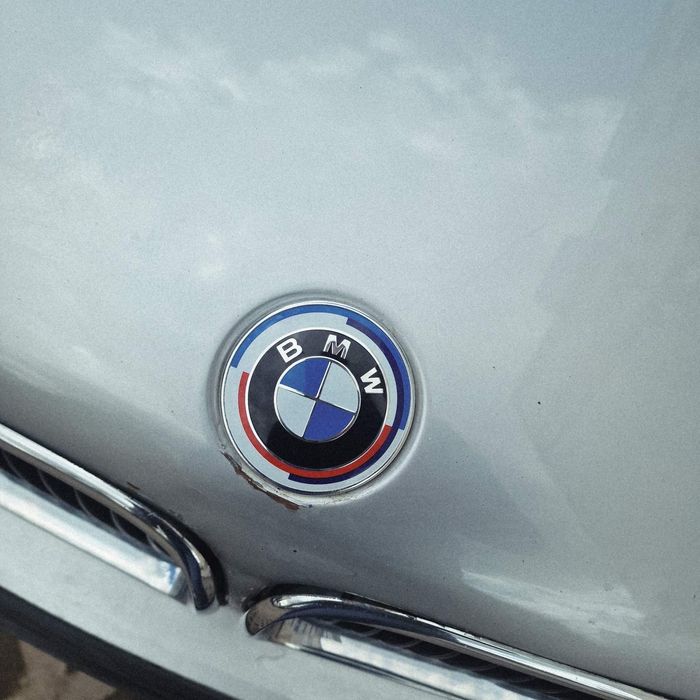 Емблема За БМВ С Подарък Тапи За Монтаж / BMW Емблеми За Всички Модели