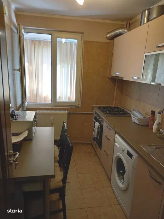 Apartament de inchiriat 2 camere,renovat/ aproape de metrou