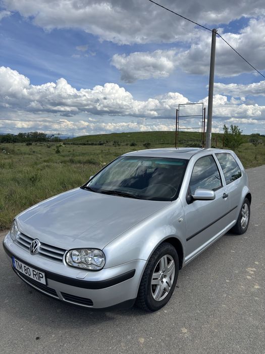 Vand golf 4 1.6 benzina