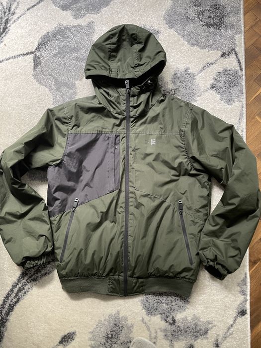 Яке Cropp M топло непромокаемо