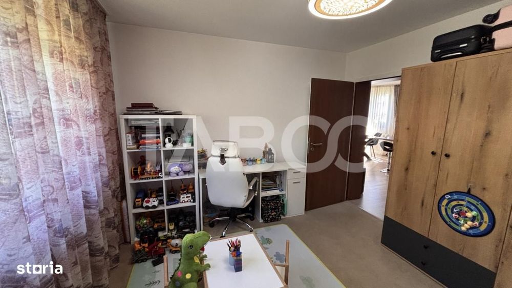 Apartament 3 camere de vanzare 65mpu cu loc de parcare