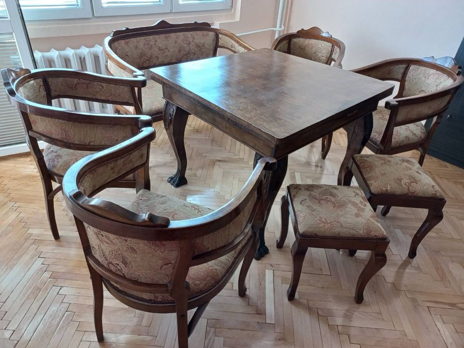 Комплект старинни мебели за трапезария