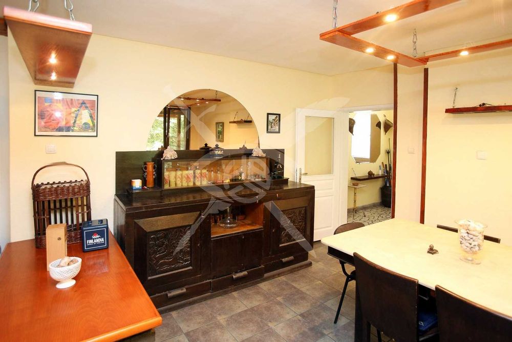 Дава се под наем Тристаен апартамент в София, Център - 140 кв.м за 1475.94 € - Снимка #2