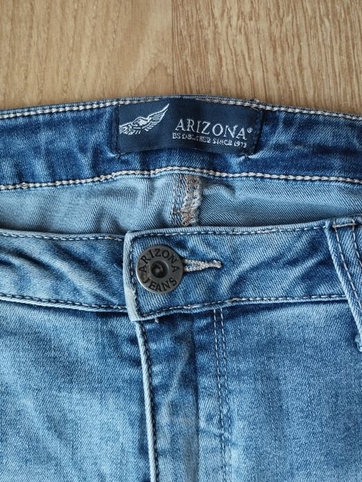 Blugi Arizona, mărimea L, în stare bună