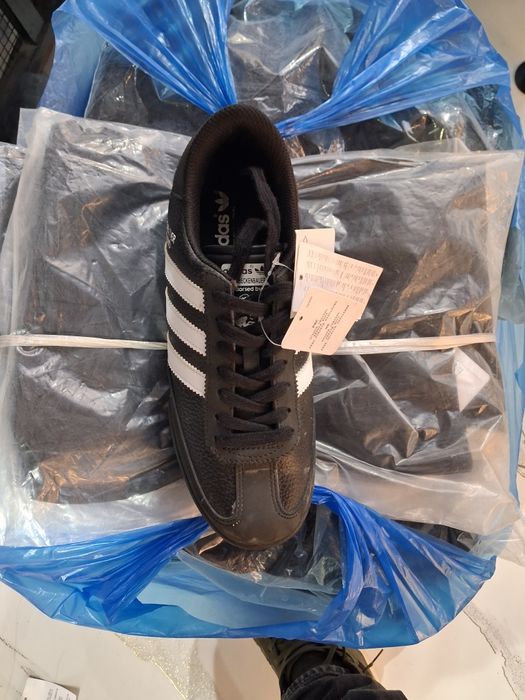 Кроссовки адидас