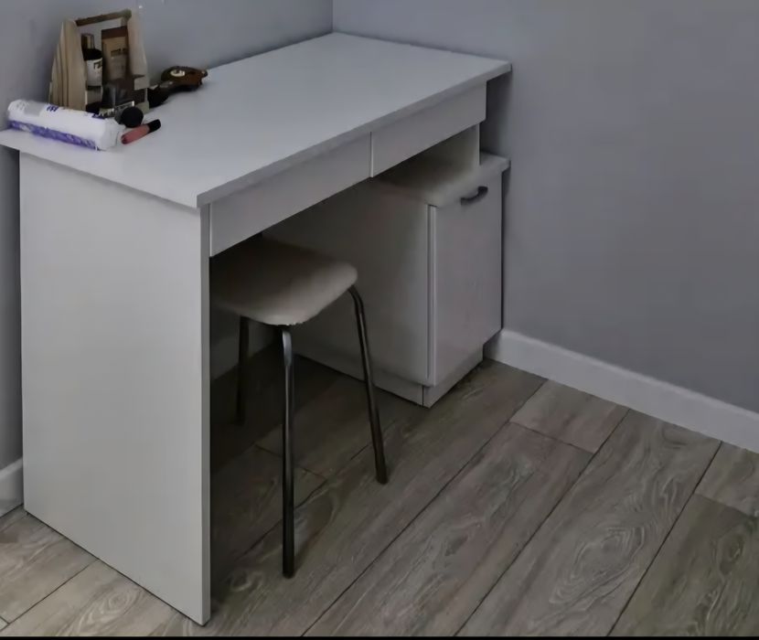 Продам письменный стол