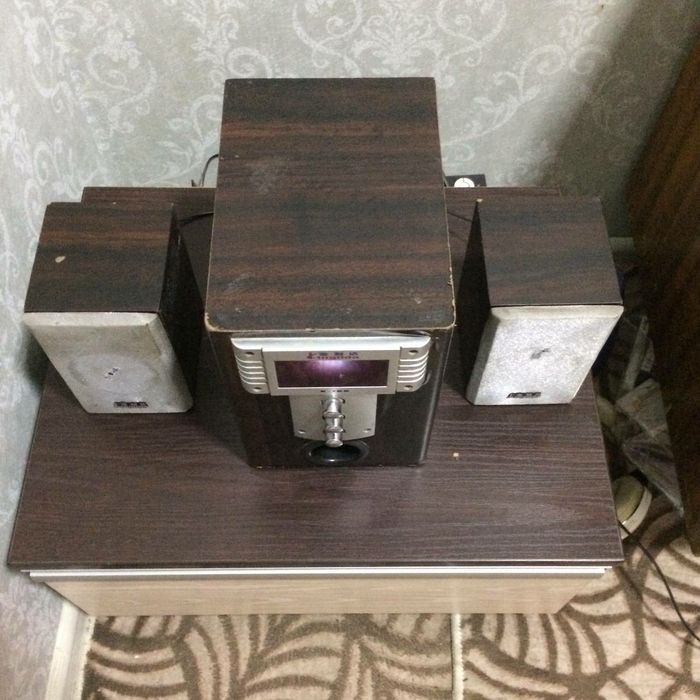 Японский буфер с колонками