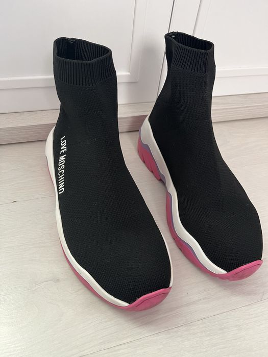 НАМАЛЕНИ!!! Дамски обувки Love Moschino