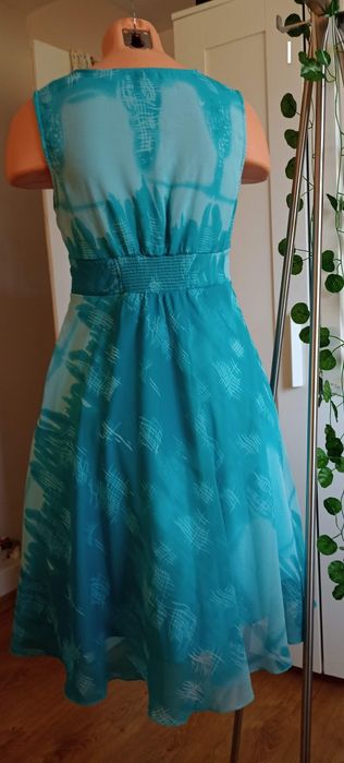 Rochie potrivită mărimilor 36-38 - Bonprix - reduceri la loturi!