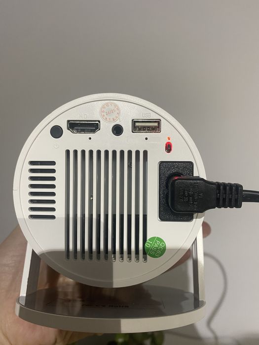 Проектор для домашнего кинотеатра