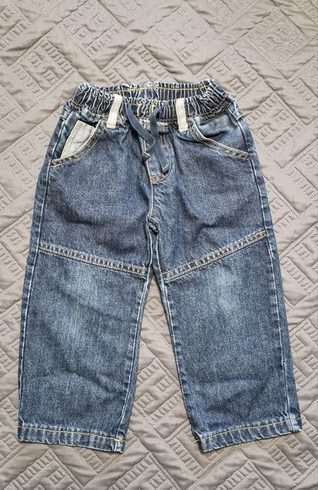 Продам детские джинсы