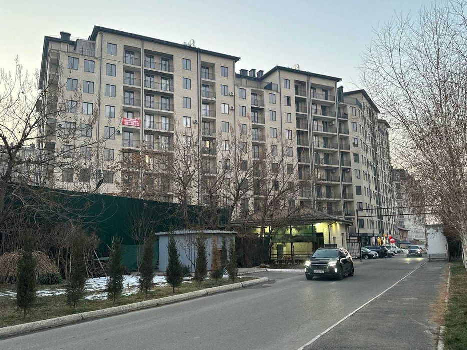 Продается квартира без ремонт от80м2 ж/к Nurafshon Saroy