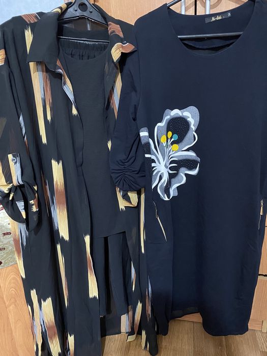 Одежда:  куртки, платья.