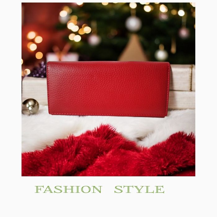 Дамски портфейл от естествена кожа  червен цвят