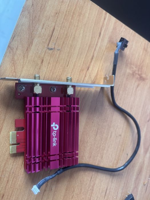 Продавам АXE 5400 wi fi 6E PCIe adapter