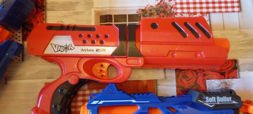 Пистолети NERF и VAPOR