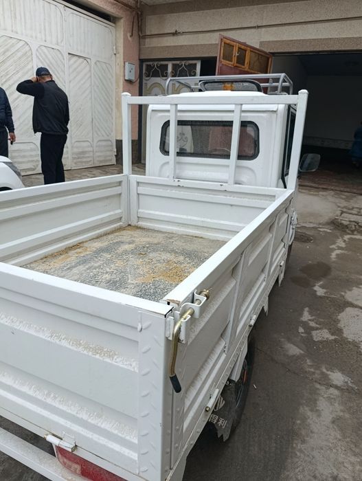 Motosikl sotiladi yangi  kòp haydalmagan