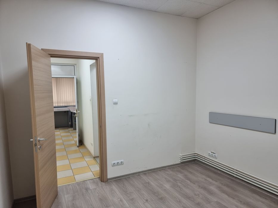 Spațiu comercial 82 mp, parter Micro 12 – Disponibil 1 martie