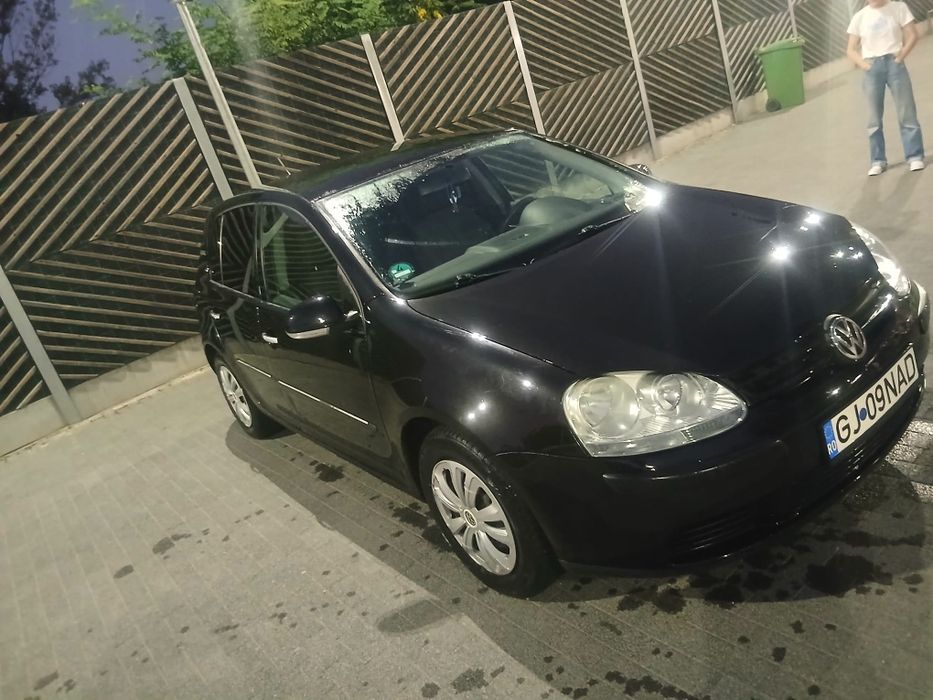 Vând golf 5  înmatriculat