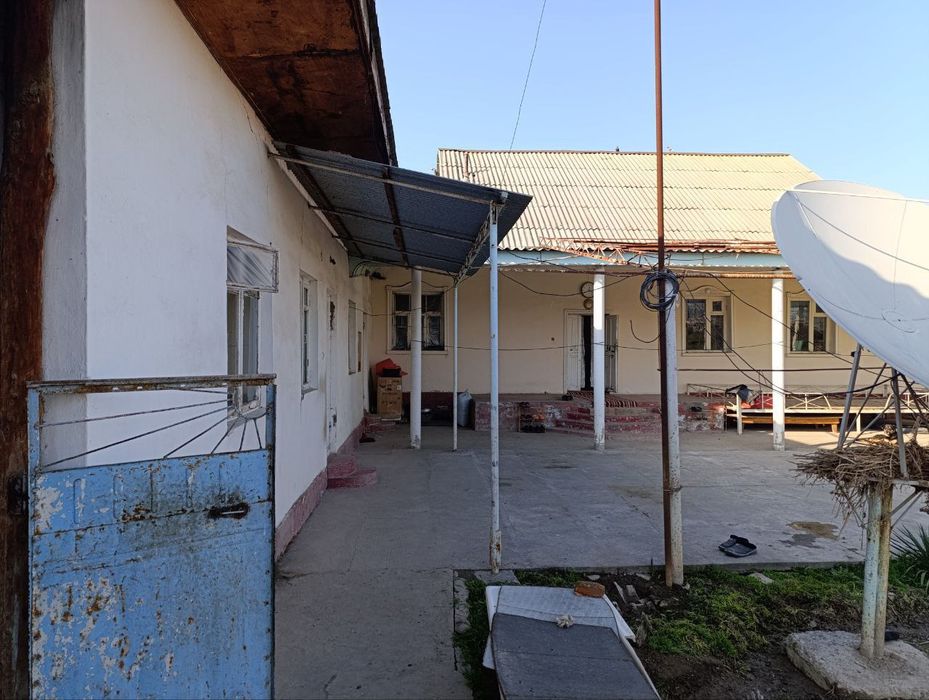 Sirdaryo viloyati Sayxunobod tumani 35 SOTIX XOVLI UY SOTILADI