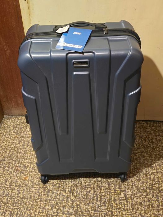 Куфари на Samsonite чисто нови