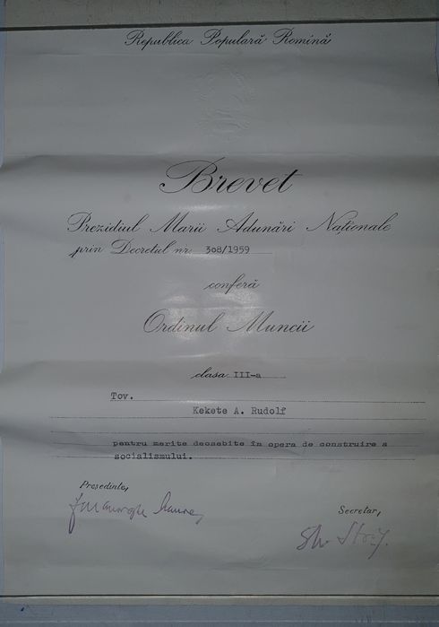 Vand ORDINUL MUNCII CL III  cu brevet an 1959, si alte medalii