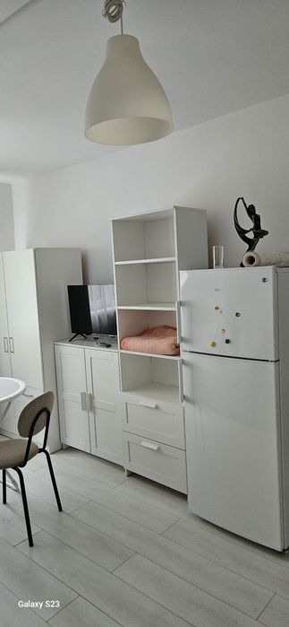 Închiriez garsonieră